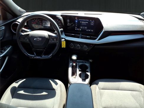 Used 2024 Chevrolet Trax RS w/ Driver Confidence Package FWD image 20