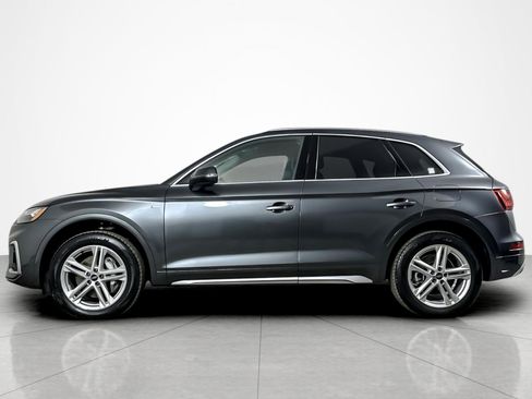 Used 2022 Audi Q5 e Premium w/ Convenience Package image 2