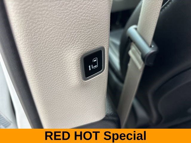 Used 2023 Chrysler Pacifica Touring-L FWD image 29