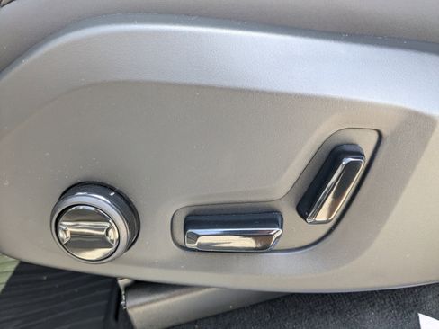 New 2025 Volvo XC90 T8 Plus w/ Protection Package Premier image 21