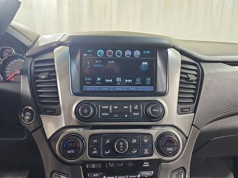 Used 2019 Chevrolet Suburban LT image 26