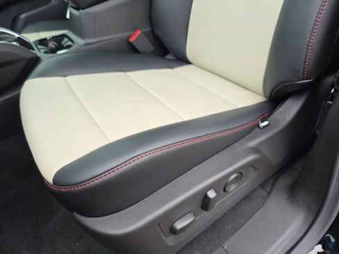 New 2025 Chevrolet Colorado LT w/ LT Convenience Package RWD image 9