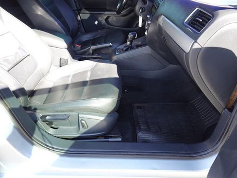 Used 2013 Volkswagen Jetta SE image 21