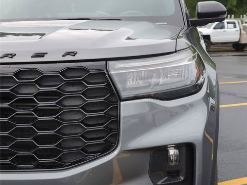 Used 2025 Ford Explorer ST-Line w/ ST-Line Street Pack AWD/4WD image 12