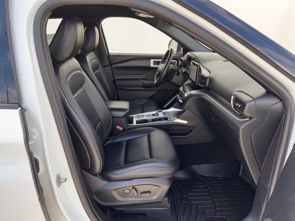 Used 2020 Ford Explorer XLT w/ Equipment Group 202A RWD image 29