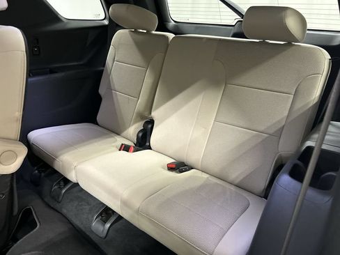 Certified 2023 Chevrolet Traverse LT AWD/4WD image 20