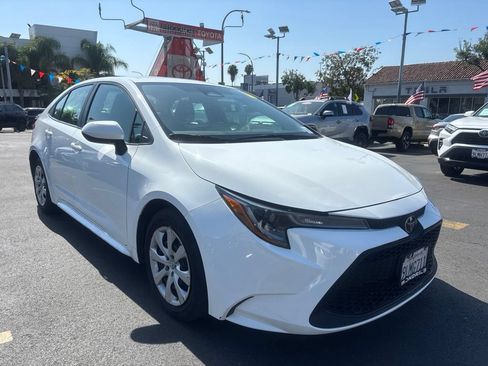 Used 2023 Toyota Corolla LE FWD image 2