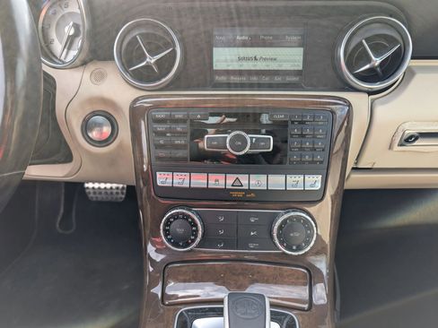 Used 2016 Mercedes-Benz SLK 300 image 22