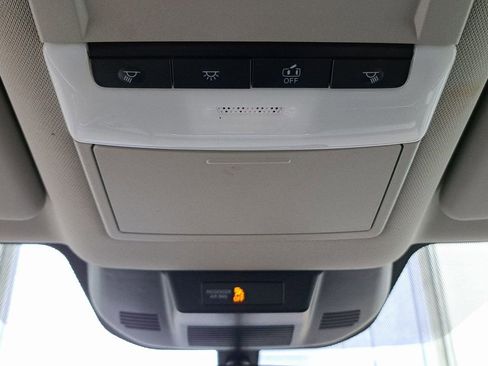 Used 2023 Nissan Rogue S image 18