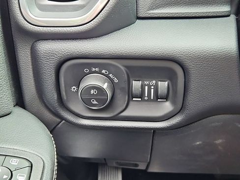 New 2026 RAM 2500 Laramie w/ Night Edition AWD/4WD image 18