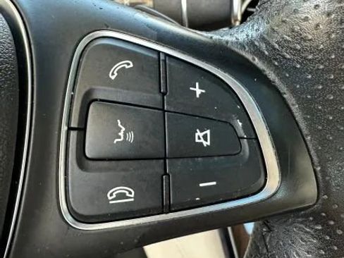 Used 2018 Mercedes-Benz GLC 300 image 30