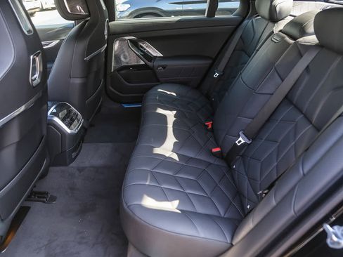 Used 2025 BMW 750e xDrive w/ Premium Package image 14