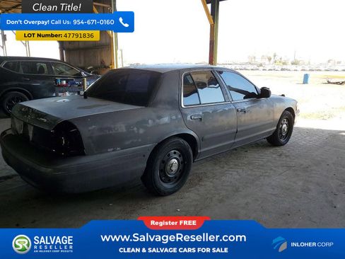 Used 2006 Ford Crown Victoria Police Interceptor image 4