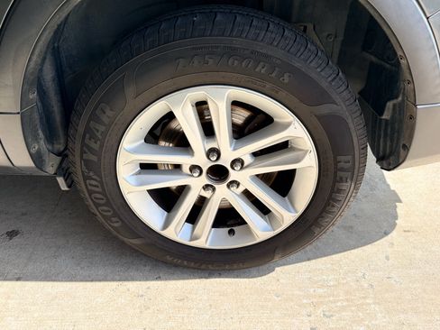 Used 2016 Ford Explorer XLT w/ Equipment Group 202A FWD image 26