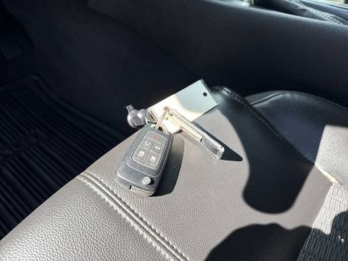 Used 2017 Chevrolet Impala LT w/ Convenience Package FWD image 28