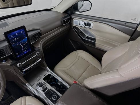 Used 2020 Ford Explorer Platinum w/ Premium Technology Package AWD/4WD image 26