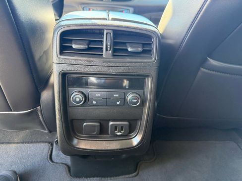 Used 2019 Buick Envision Essence FWD image 17