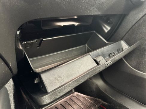 Used 2022 Volvo C40 P8 Recharge Ultimate AWD/4WD image 33