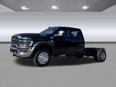 New 2026 RAM 4500 Tradesman w/ Chrome Appearance Group image 3