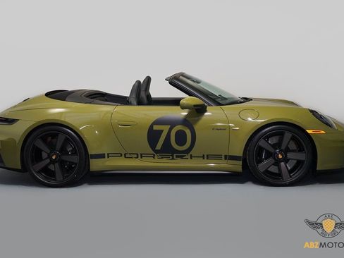 Used 2026 Porsche 911 Carrera 4 GTS image 4