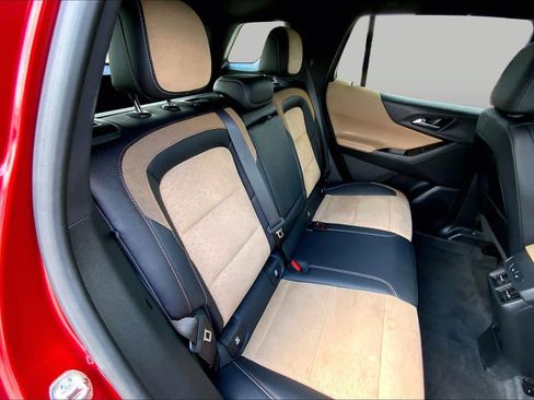 Used 2025 Chevrolet Equinox ACTIV w/ Safety and Technology Package FWD image 20