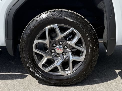 New 2026 GMC Sierra 1500 SLT w/ SLT Premium Plus Package image 17