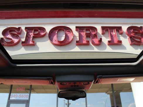 Used 2005 HUMMER H2 SUT w/ Preferred Equipment Group image 20