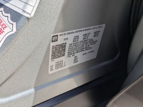 Used 2024 GMC Terrain SLT AWD/4WD image 30