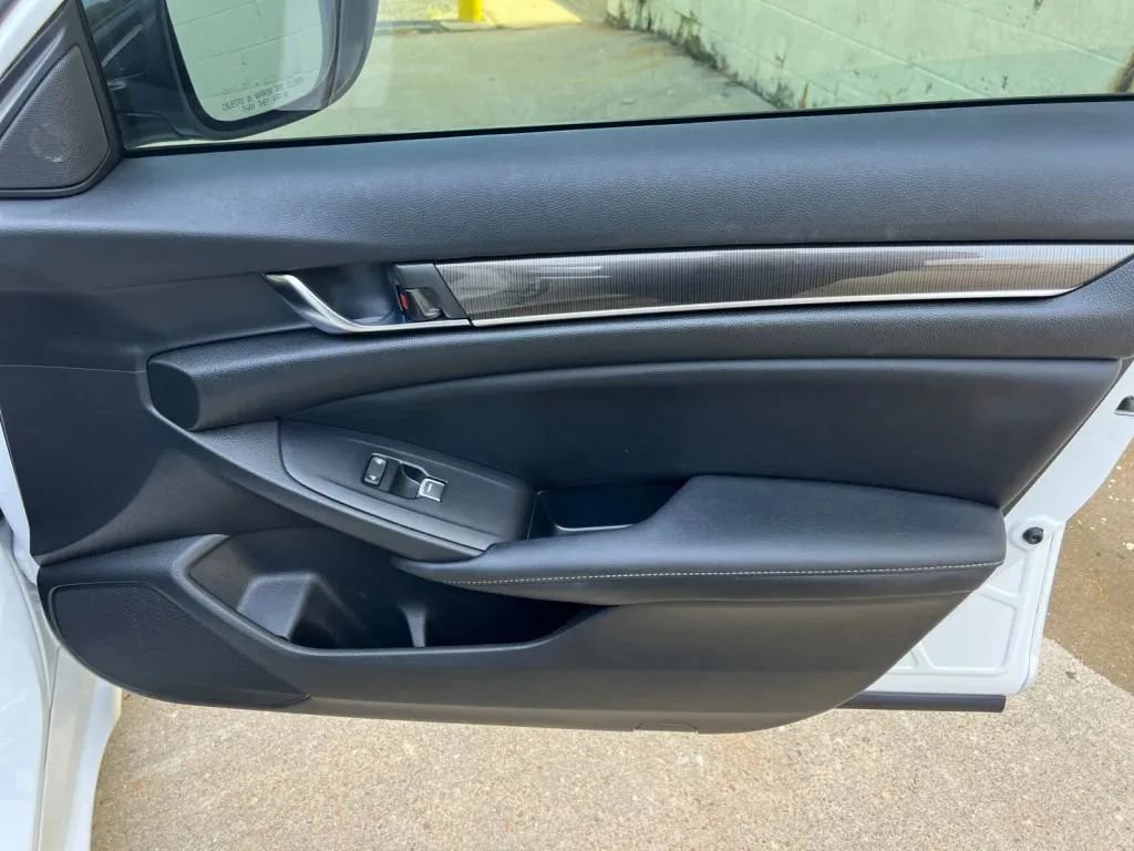 Used 2022 Honda Accord Sport image 16