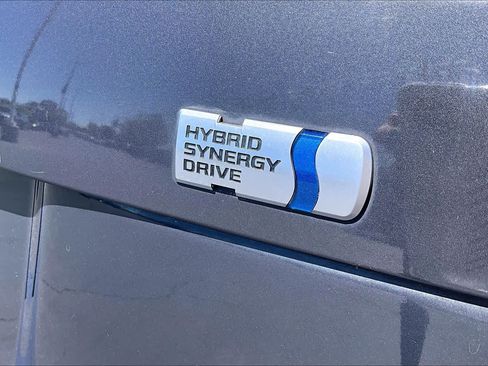 Used 2015 Toyota Prius Two FWD image 9
