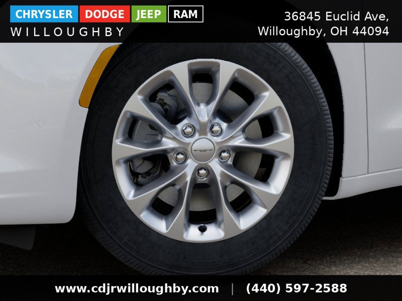 New 2027 Chrysler Pacifica Select w/ Family Tech Group AWD/4WD image 9