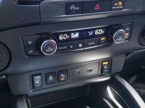 Used 2023 Nissan Frontier SV w/ SV Convenience Package RWD image 21