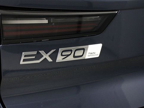 New 2025 Volvo EX90 Ultra image 15