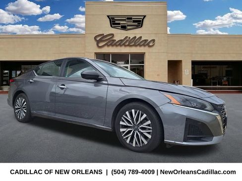 Used 2024 Nissan Altima 2.5 SV FWD image 1