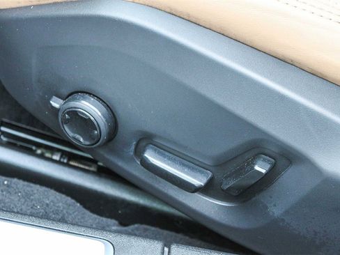 Used 2019 Volvo S90 T8 Inscription w/ Advanced Package image 22