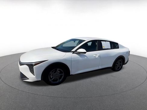 Used 2025 Kia K4 LXS image 8