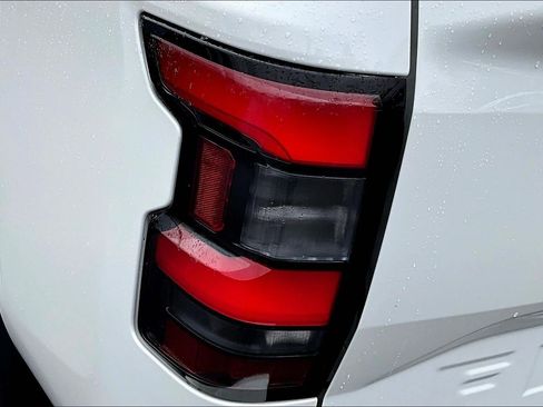 Used 2024 Nissan Frontier SL w/ Technology Package image 23