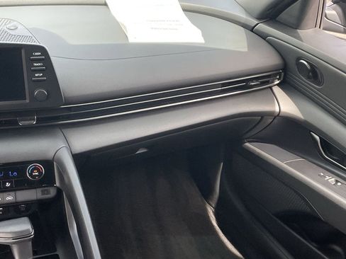 Certified 2025 Hyundai Elantra Sport FWD image 15