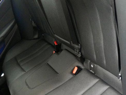 Used 2019 BMW 530e w/ Convenience Package image 5