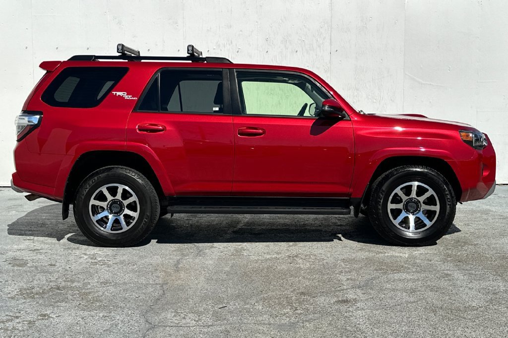 Used 2023 Toyota 4Runner TRD Off-Road Premium w/ Moonroof Package AWD/4WD image 2