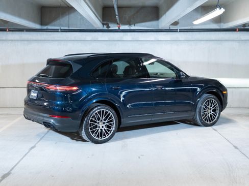 Certified 2023 Porsche Cayenne S Platinum AWD/4WD image 8
