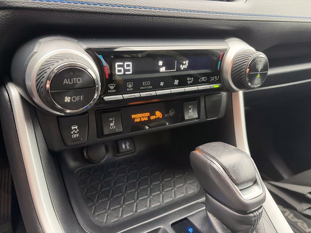 Used 2019 Toyota RAV4 XSE AWD/4WD image 23