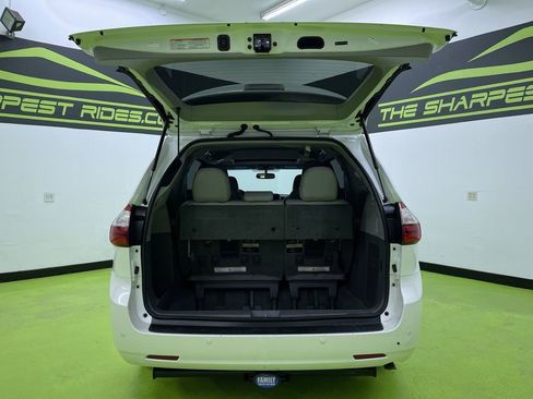 Used 2015 Toyota Sienna AWD image 9