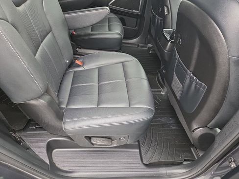 Used 2022 Kia Telluride EX w/ EX Premium Package image 19