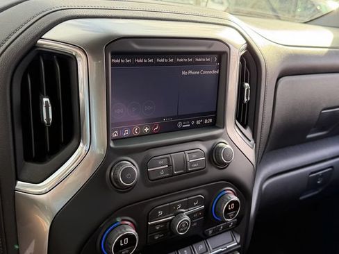Used 2022 Chevrolet Silverado 2500 LTZ w/ LTZ Convenience Package RWD image 16