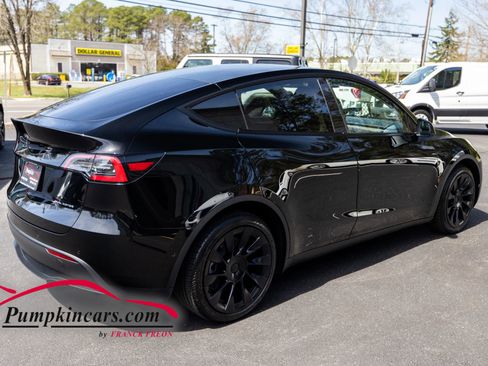 Used 2022 Tesla Model Y Long Range image 3