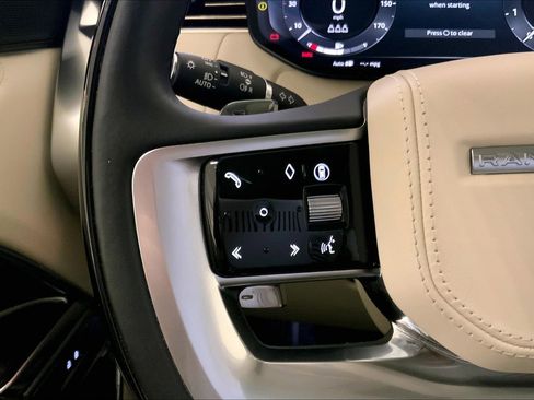 Certified 2025 Land Rover Range Rover SE AWD/4WD image 23