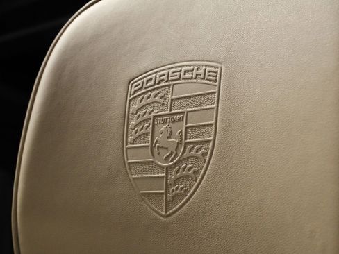Certified 2026 Porsche Macan AWD/4WD image 39