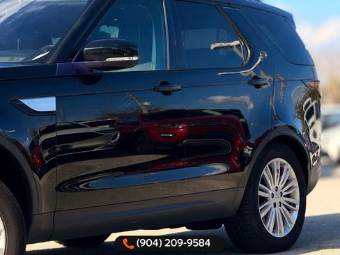 Used 2017 Land Rover Discovery HSE image 3