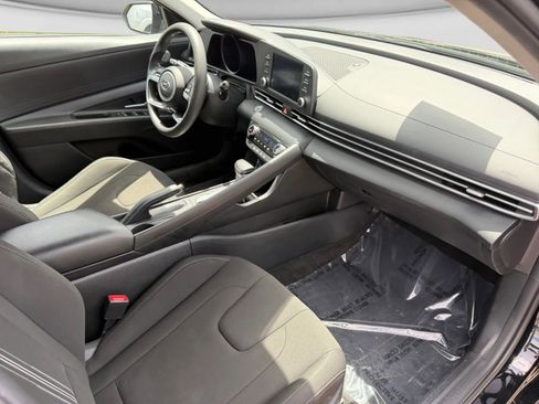 Used 2022 Hyundai Elantra SEL FWD image 34